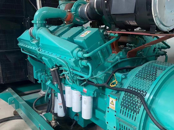 监利更换100kW柴油发电机组机油时，需要注意哪些事项？